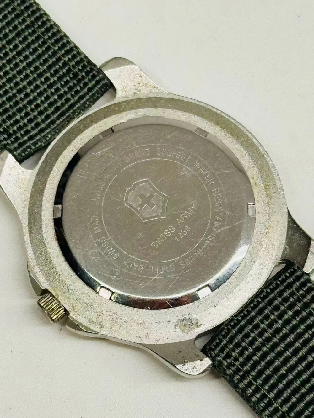 Vintage Swiss Army Men’s Watch Quartz White Dial Date 40mm New Battery Runs